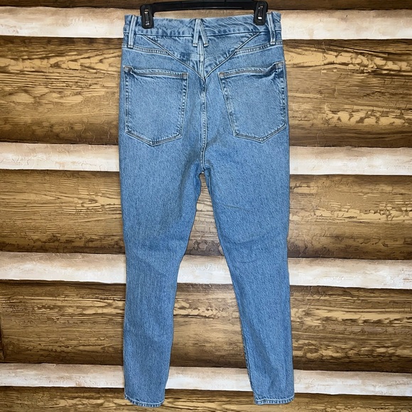 Good American Good Curve Skinny Deco Yoke Jeans - Picture 7 of 16